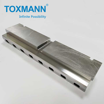 Bagian cetakan presisi / komponen cetakan otomatis dengan mesin EDM Slide Mold Side Base Rails untuk sistem Hot Runner