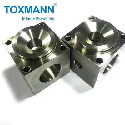 Bagian mesin baja aluminium CNC pemotong milling pengeboran