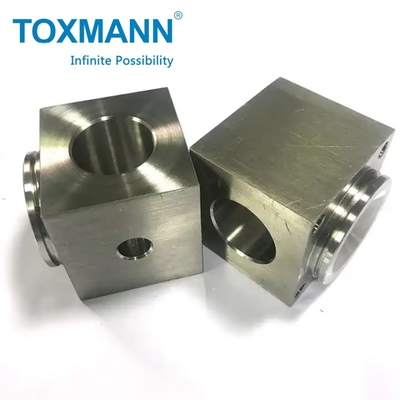 Bagian mesin baja aluminium CNC pemotong milling pengeboran