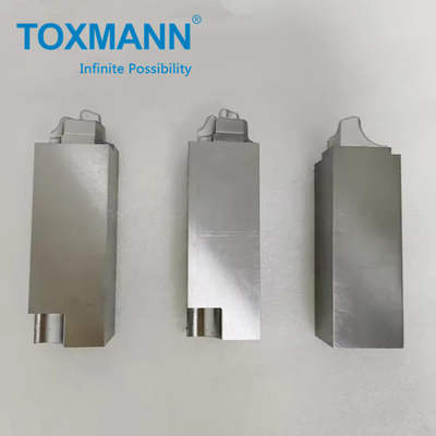 H13 Cetakan Die Casting Tekanan Tinggi Masukkan Pin Inti dengan EDM RaO.6 Polasi